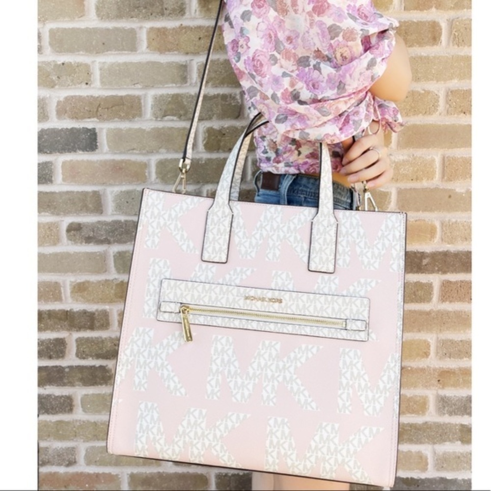 Michael Kors Kenly Large Graphic Logo Tote Satchel